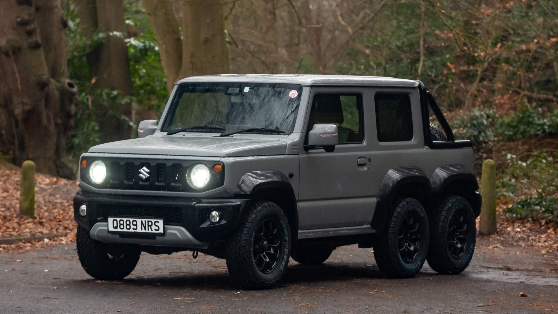 Una Suzuki Jimny a sei ruote ci mancava proprio