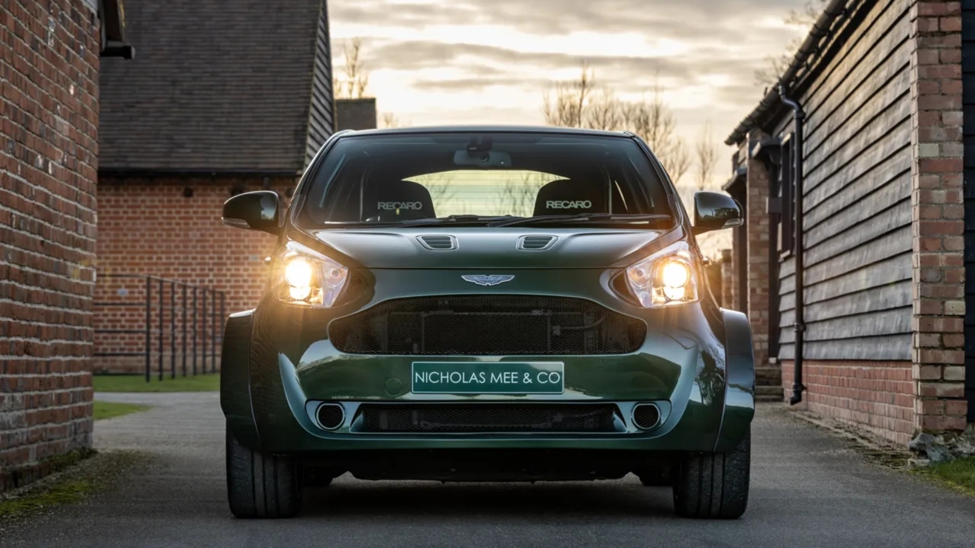 Aston-Martin-Cygnet-V8-13