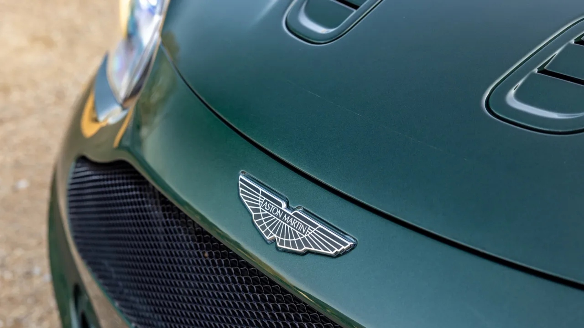 Aston-Martin-Cygnet-V8-14