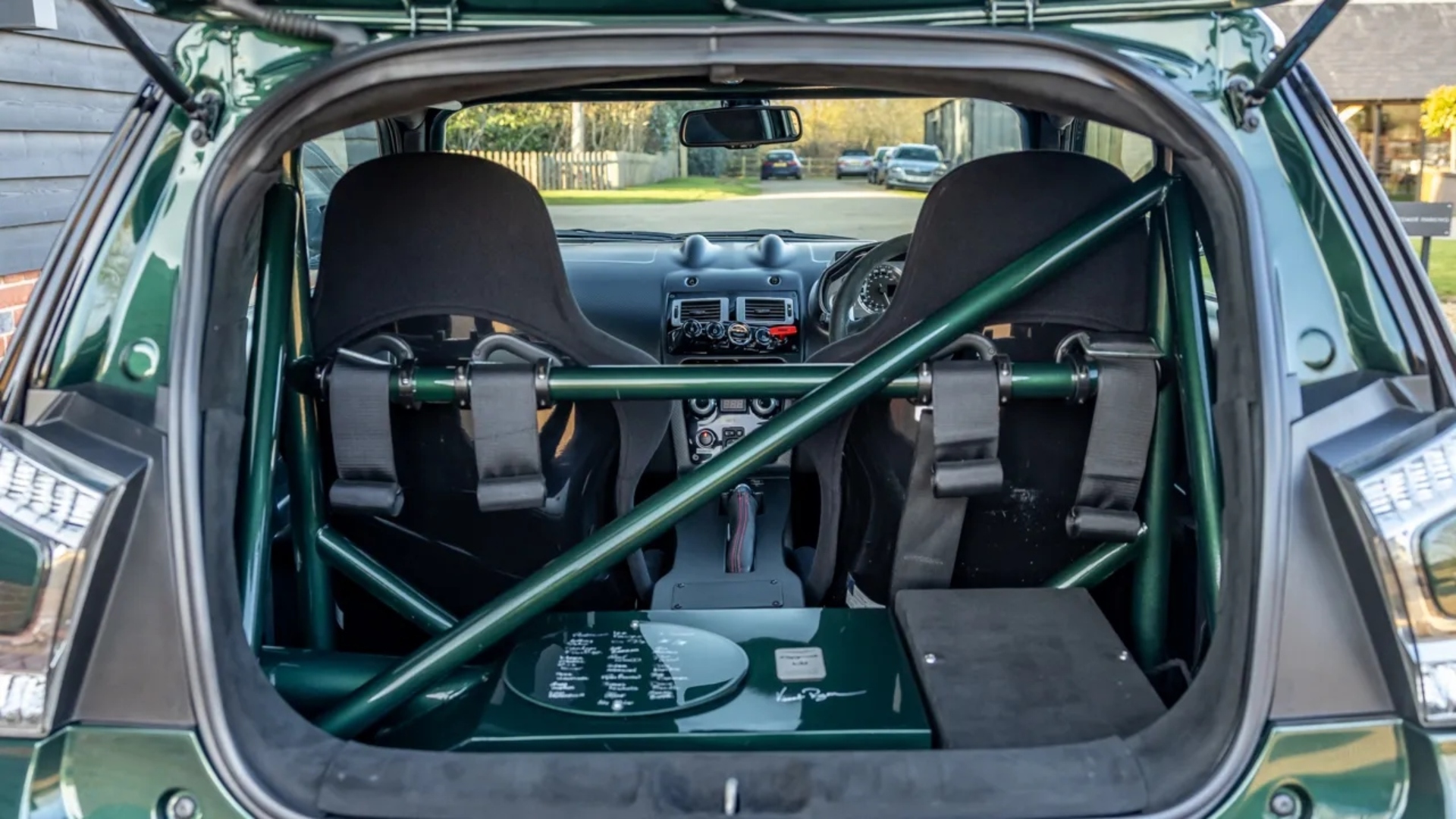 Aston-Martin-Cygnet-V8-23