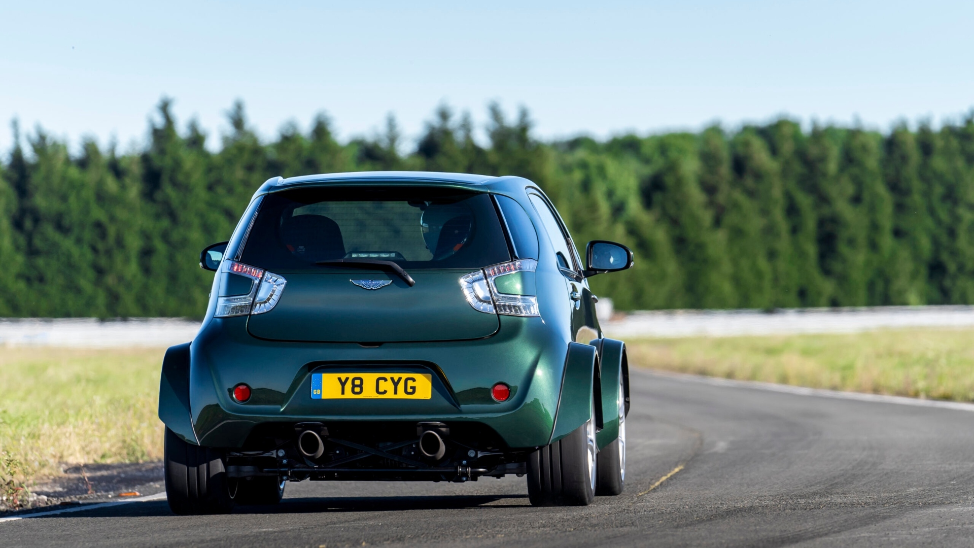 Aston-Martin-Cygnet-V8-7