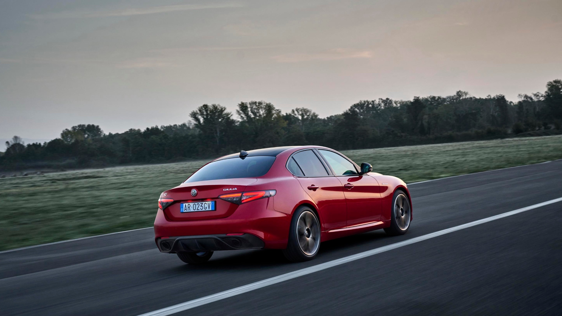 alfa-romeo-giulia-stelvio-benzina-stop-vendite-2025-4 alfa-romeo-giulia-stelvio-benzina-stop-vendite-2025-4