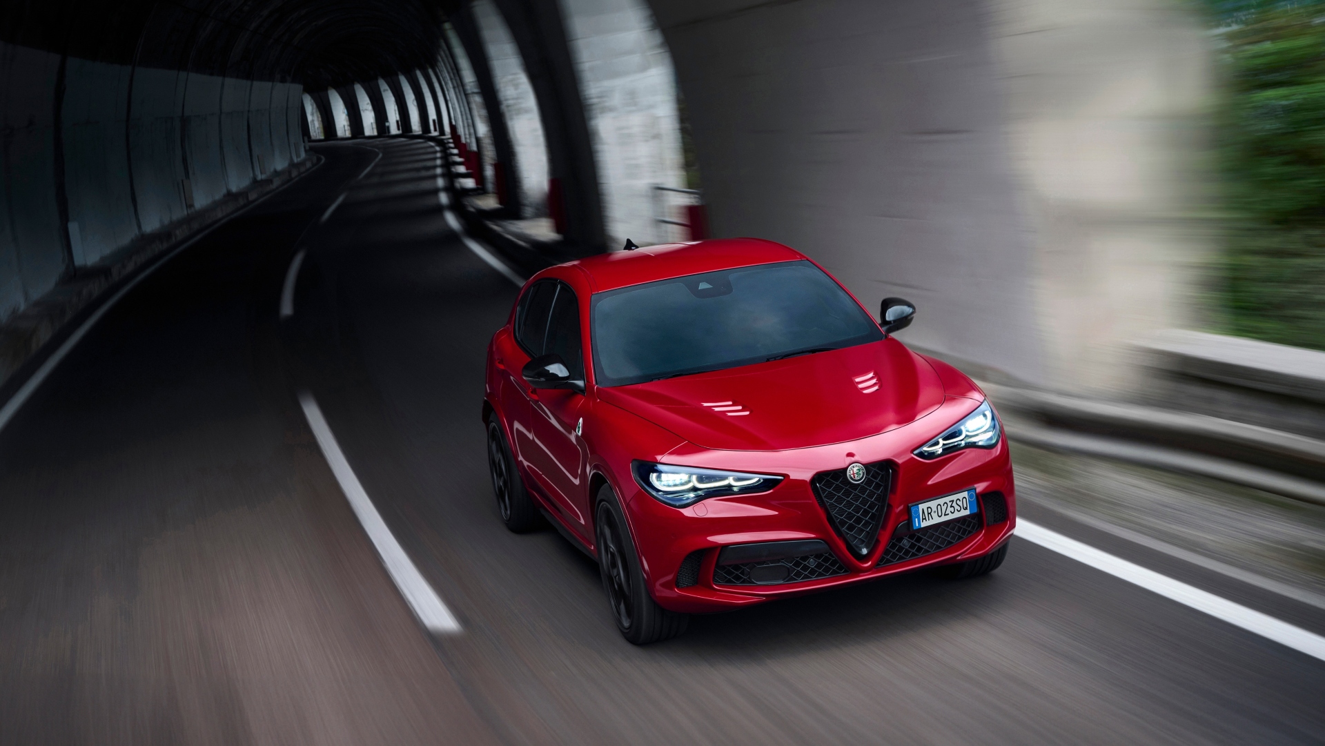 alfa-romeo-giulia-stelvio-benzina-stop-vendite-2025-8 alfa-romeo-giulia-stelvio-benzina-stop-vendite-2025-8