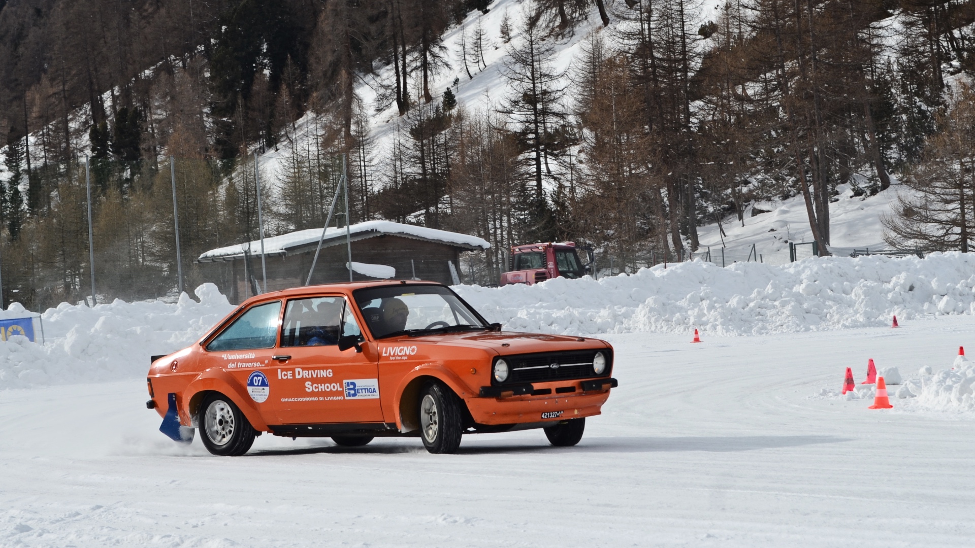 Ford Escort RS: riscoperta del piacere “analogico”