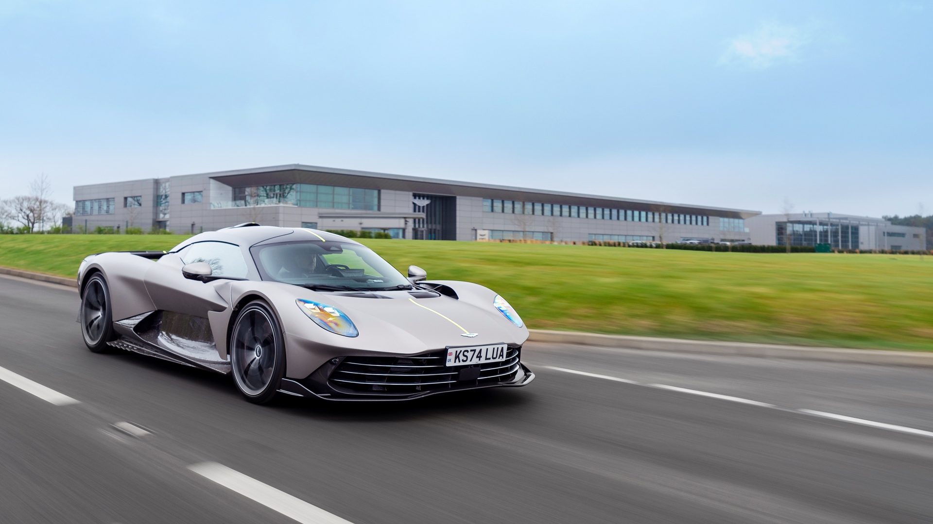 Aston Martin Valhalla_01 Aston Martin Valhalla_01