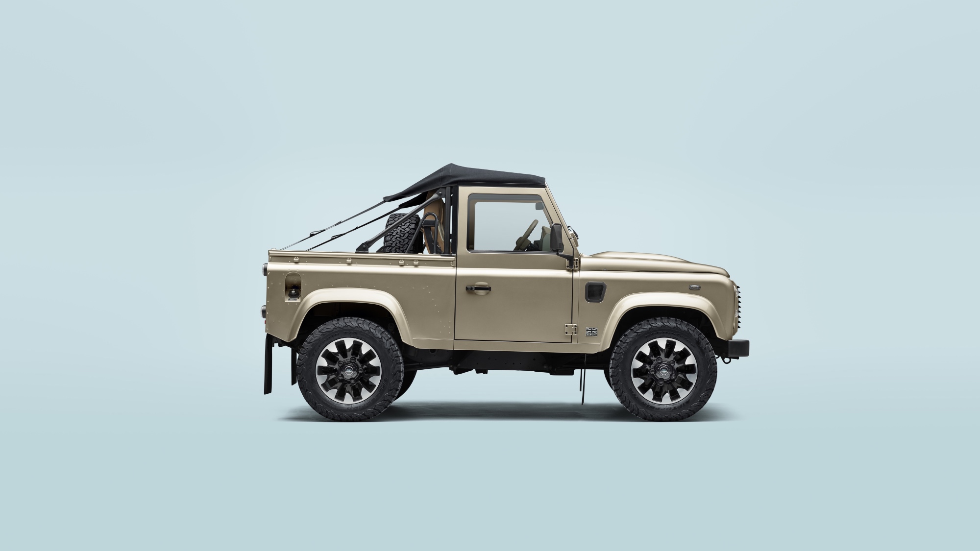 La Land Rover è tornata a fare il vero Defender. Ma…