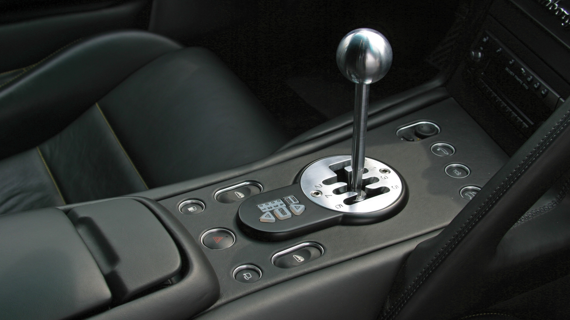 lamborghini-murcielago-2001-2