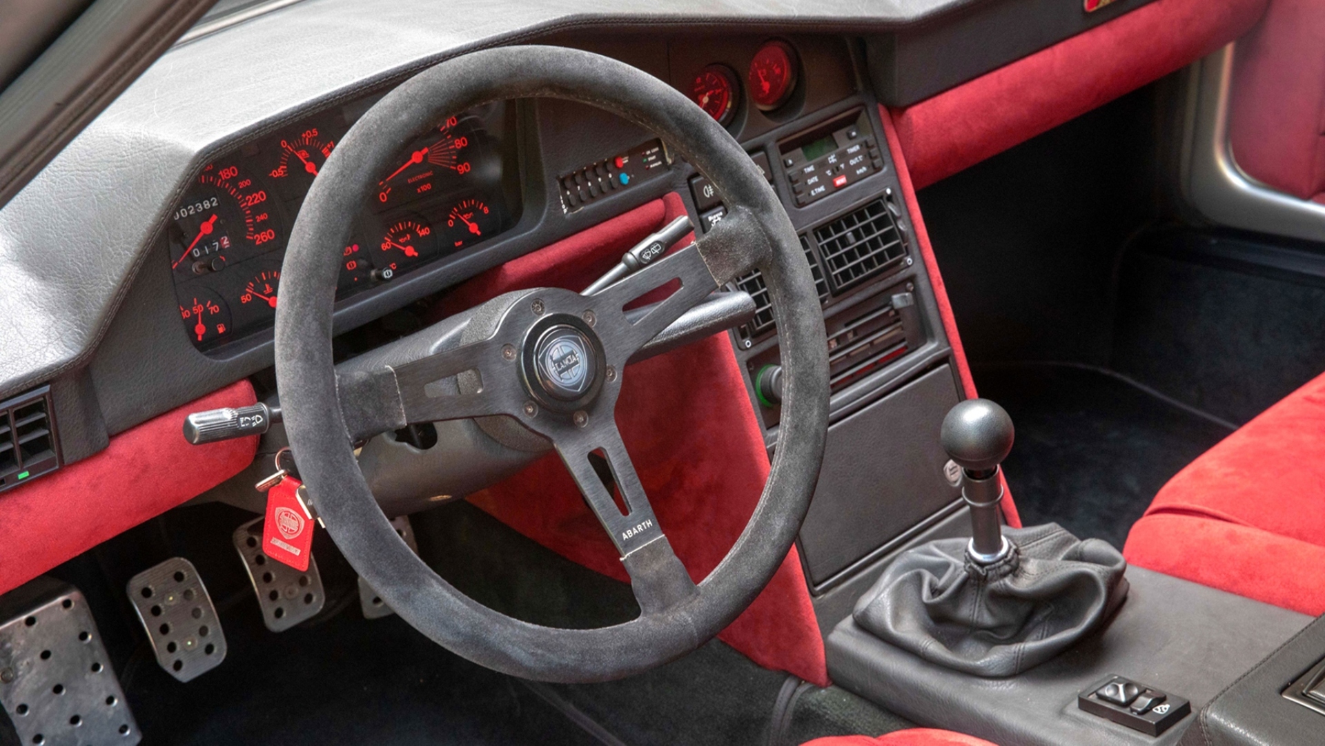 lancia-delta-s4-stradale-1985-6