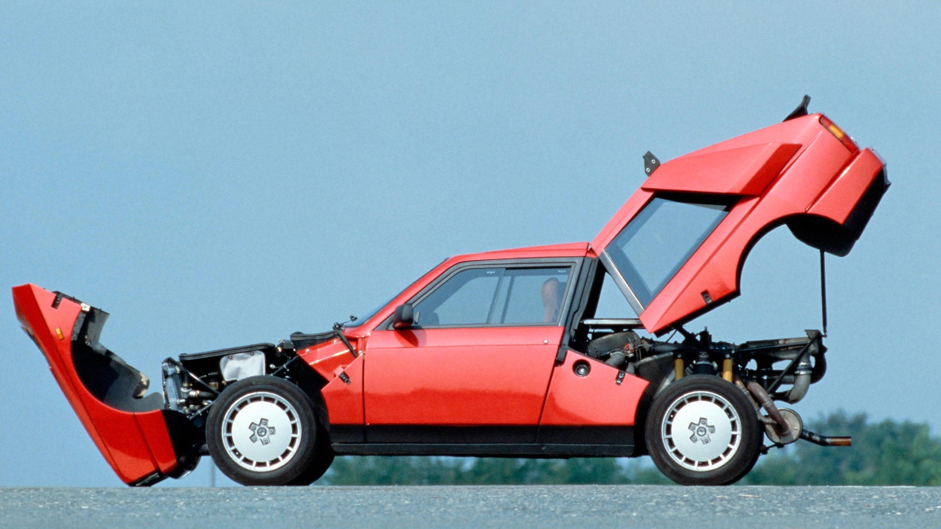 lancia-delta-s4-stradale-1985-8