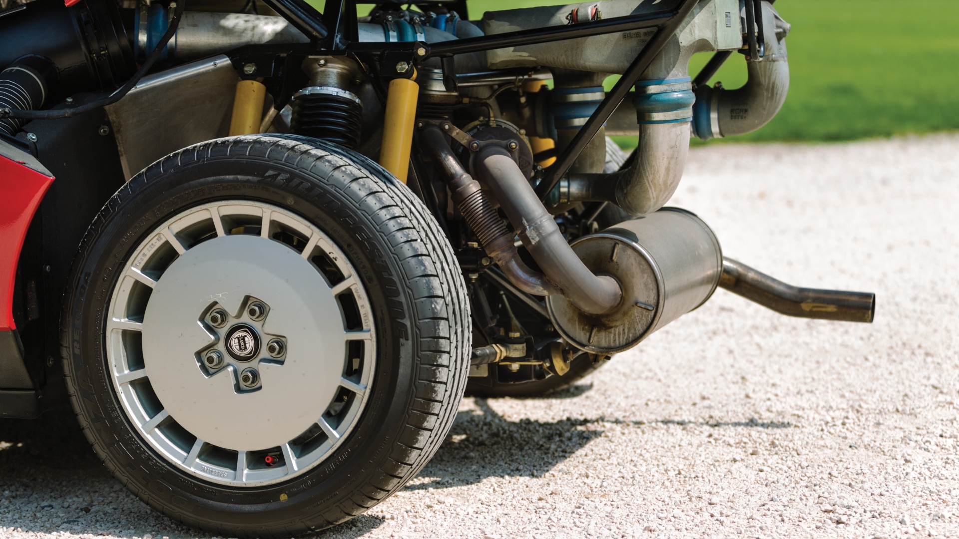 lancia-delta-s4-stradale-1985-9