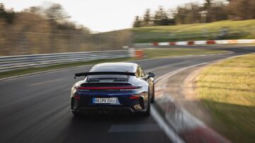porsche-911-992-gt3-ruf-ctr-yellowbird-record-nurburgring-cambio-manuale-confronto-3 porsche-911-992-gt3-ruf-ctr-yellowbird-record-nurburgring-cambio-manuale-confronto-3