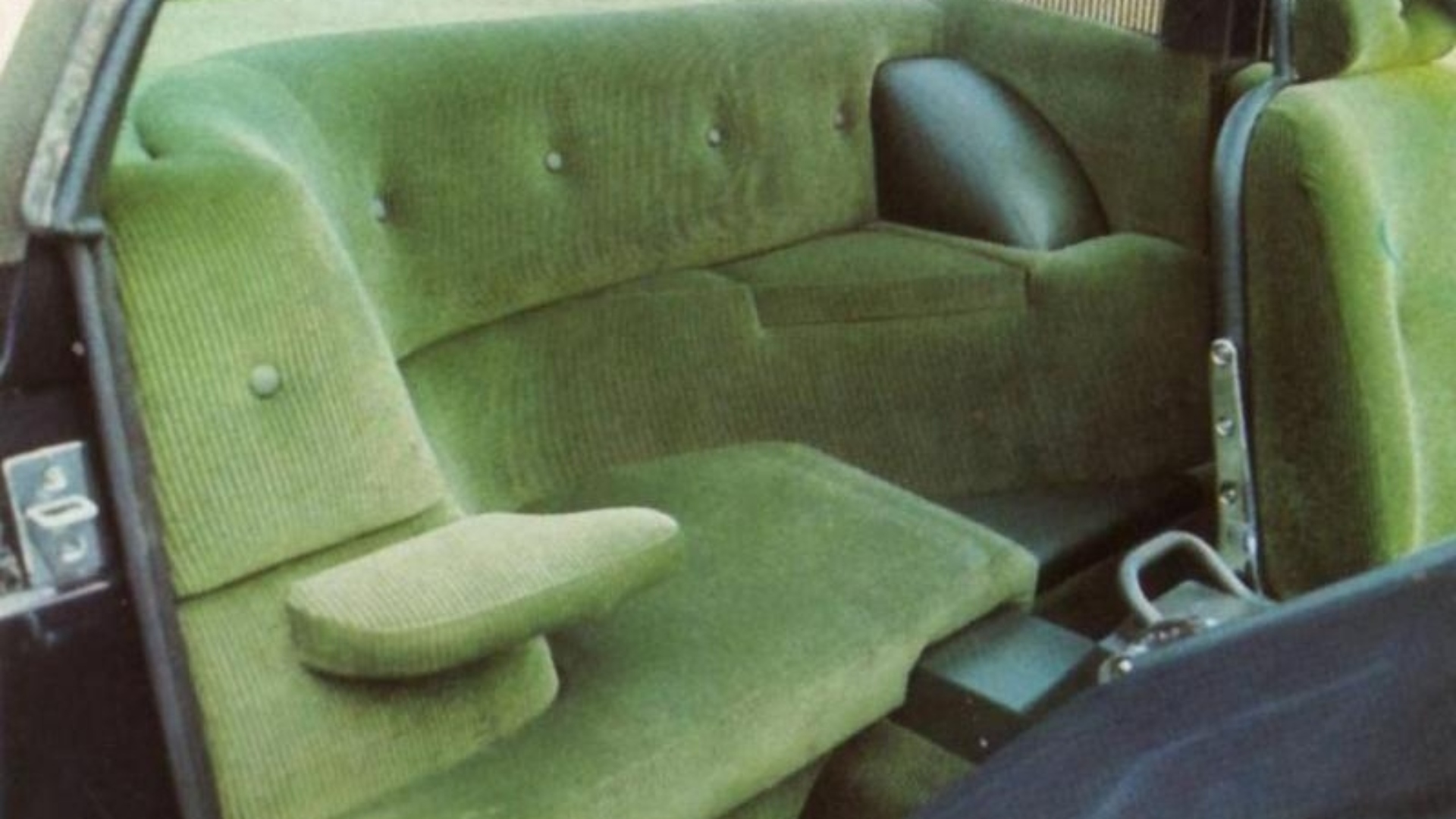 1972-Ogle-Design-Aston-Martin-DBS-V8-Sotheby-Special-Interior-01