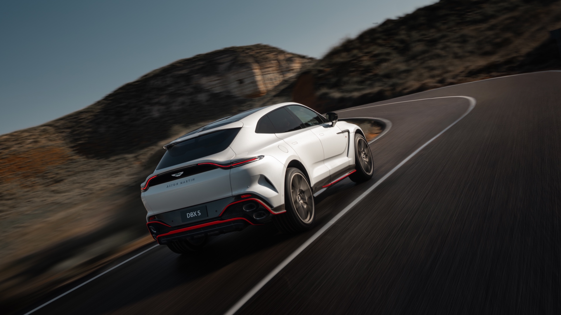 Aston_Martin_DBX_S_3 Aston_Martin_DBX_S_3