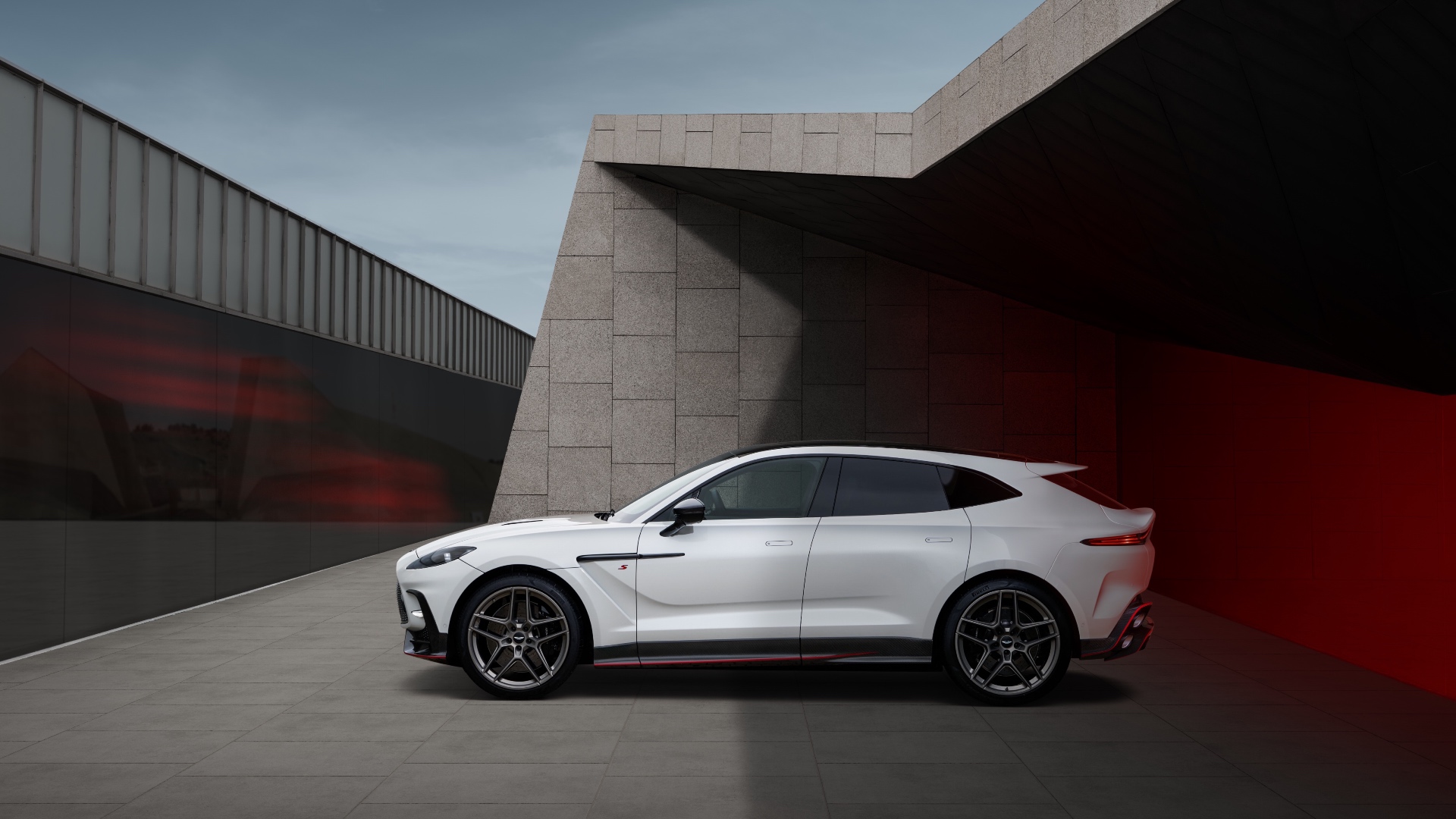 Aston_Martin_DBX_S_5 Aston_Martin_DBX_S_5