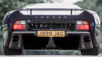 Jaguar-XJ220-6