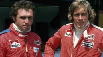 Jochen Mass e, a destra, James Hunt Jochen Mass e, a destra, James Hunt