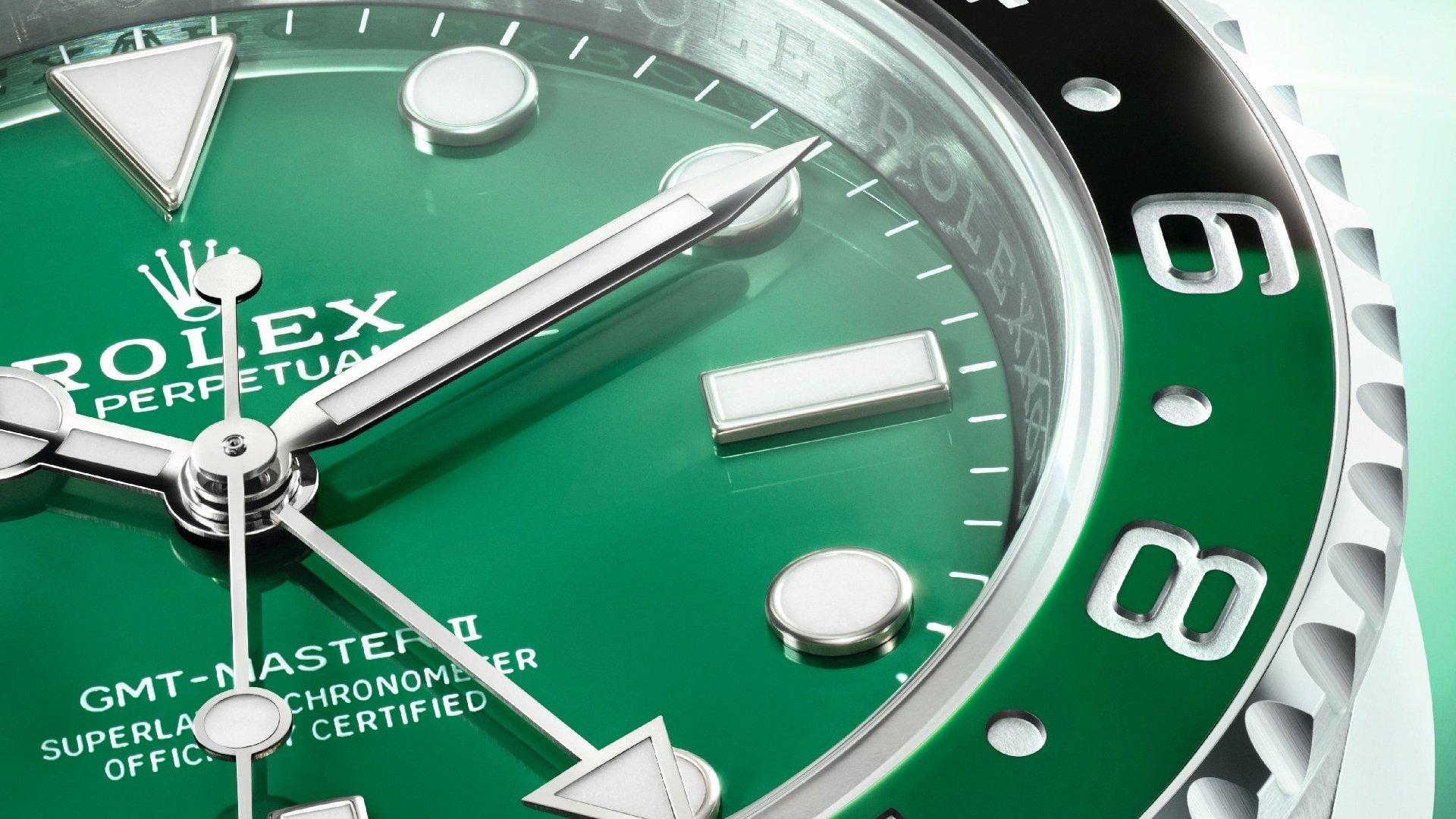 Ceramic bezel of the Oyster Perpetual GMT-Master II