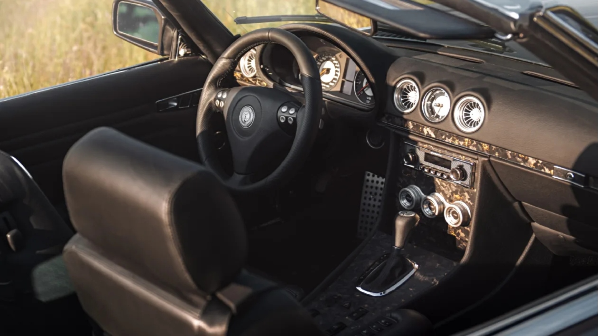 Mercedes-SL-R107-Pogea-restomod-2025-6 Mercedes-SL-R107-Pogea-restomod-2025-6