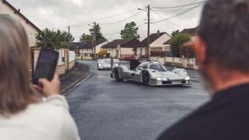 Questa Porsche da corsa è scappata dalla pista Questa Porsche da corsa è scappata dalla pista