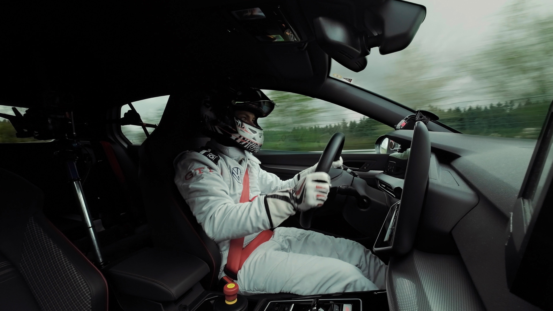 volkswagen-golf-gti-edition-50-nurburgring-1