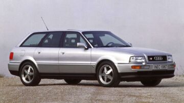 1991: performance-enhanced five-cylinder S engine with overboost control:
In the 1991 Audi S4, the Sport version of the Audi 100 (C4), a turbocharged 2.2-liter 20-valve five-cylinder inline engine is at work. It develops 169 kW (230 hp) at 5,900 rpm. Thanks to a brief increase in boost pressure, a peak torque of 350 newton meters (258.15) is achieved at 1,950 revolutions per minute. The engine also powers the Audi S2 Avant (B4) and the Audi S2 Coupé (B3). In 1994, the Audi S4 becomes known as the Audi S6.