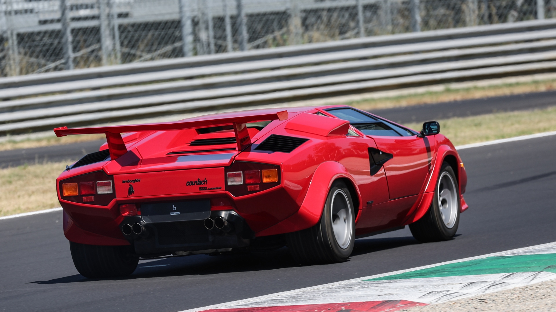 Lamborghini-Countach-Asi-biocarburanti-test-drive-2025-28