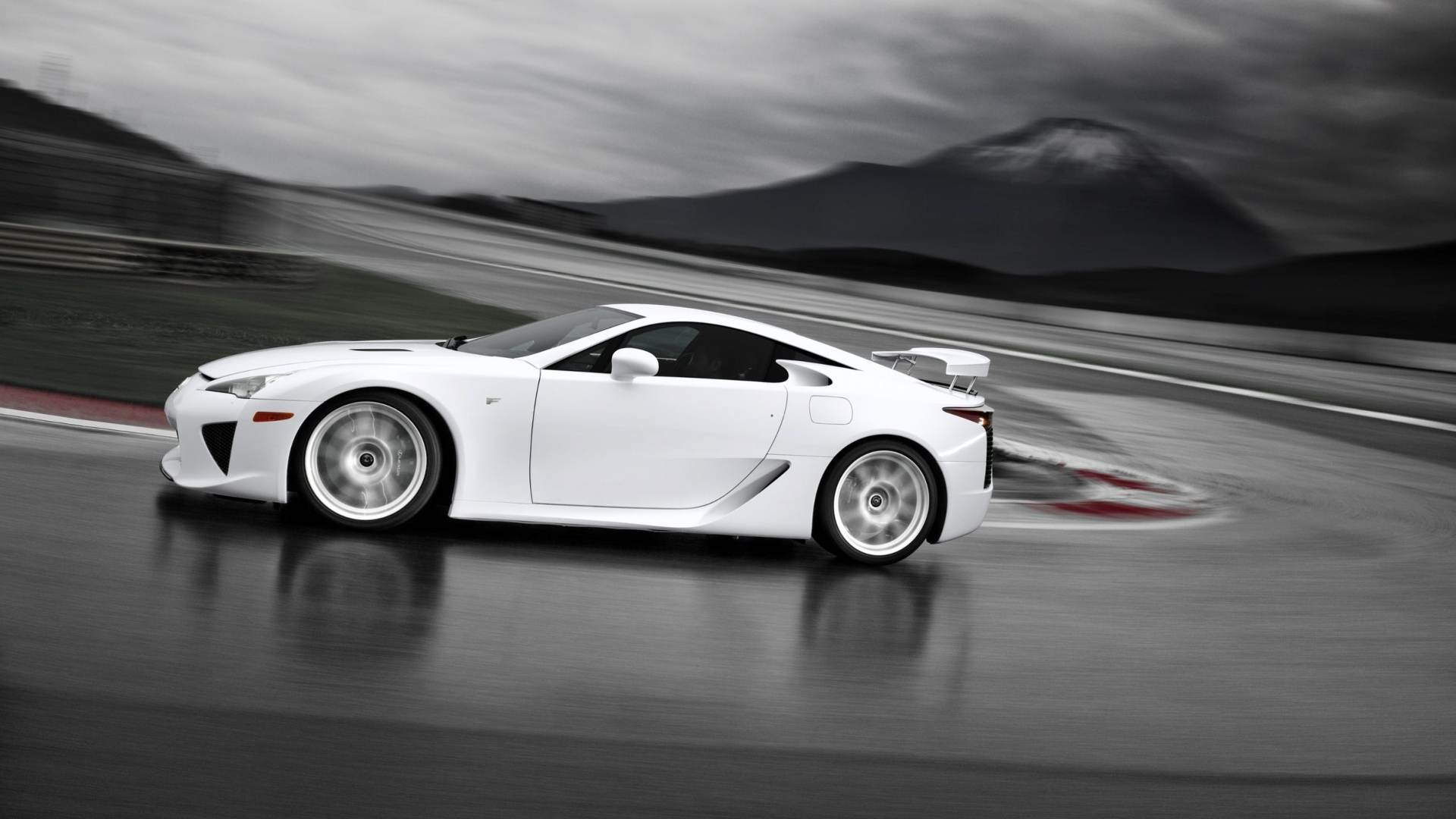 Lexus-LFA-motore-12