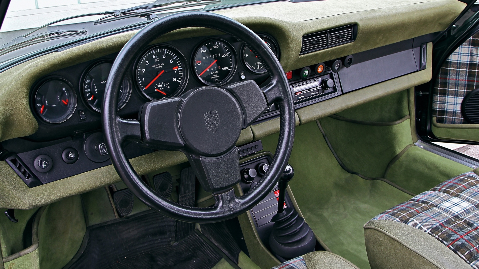 Porsche-911-Turbo-930-1975-1989-2