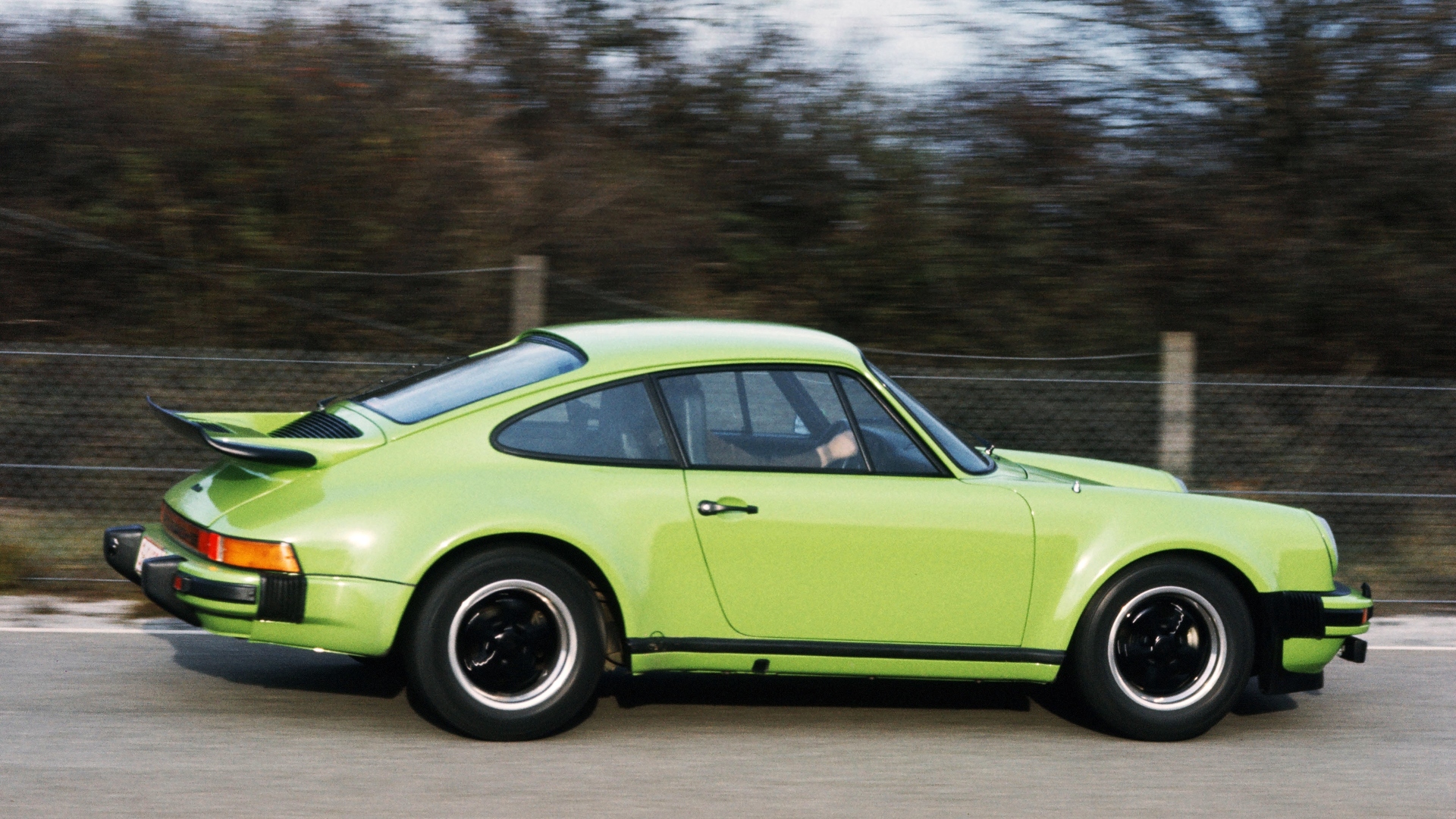 Porsche-911-Turbo-930-1975-1989-3