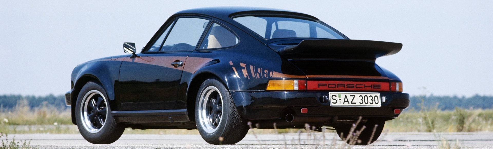 Porsche 911 Turbo (930) Porsche 911 Turbo (930)