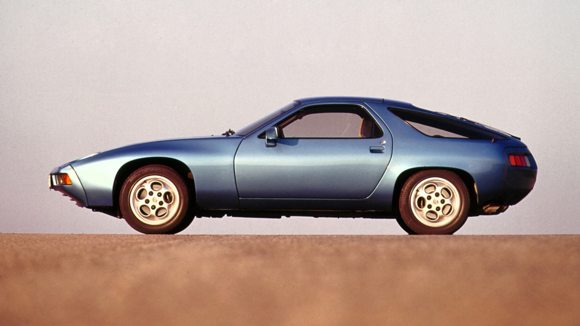 Porsche-928-12