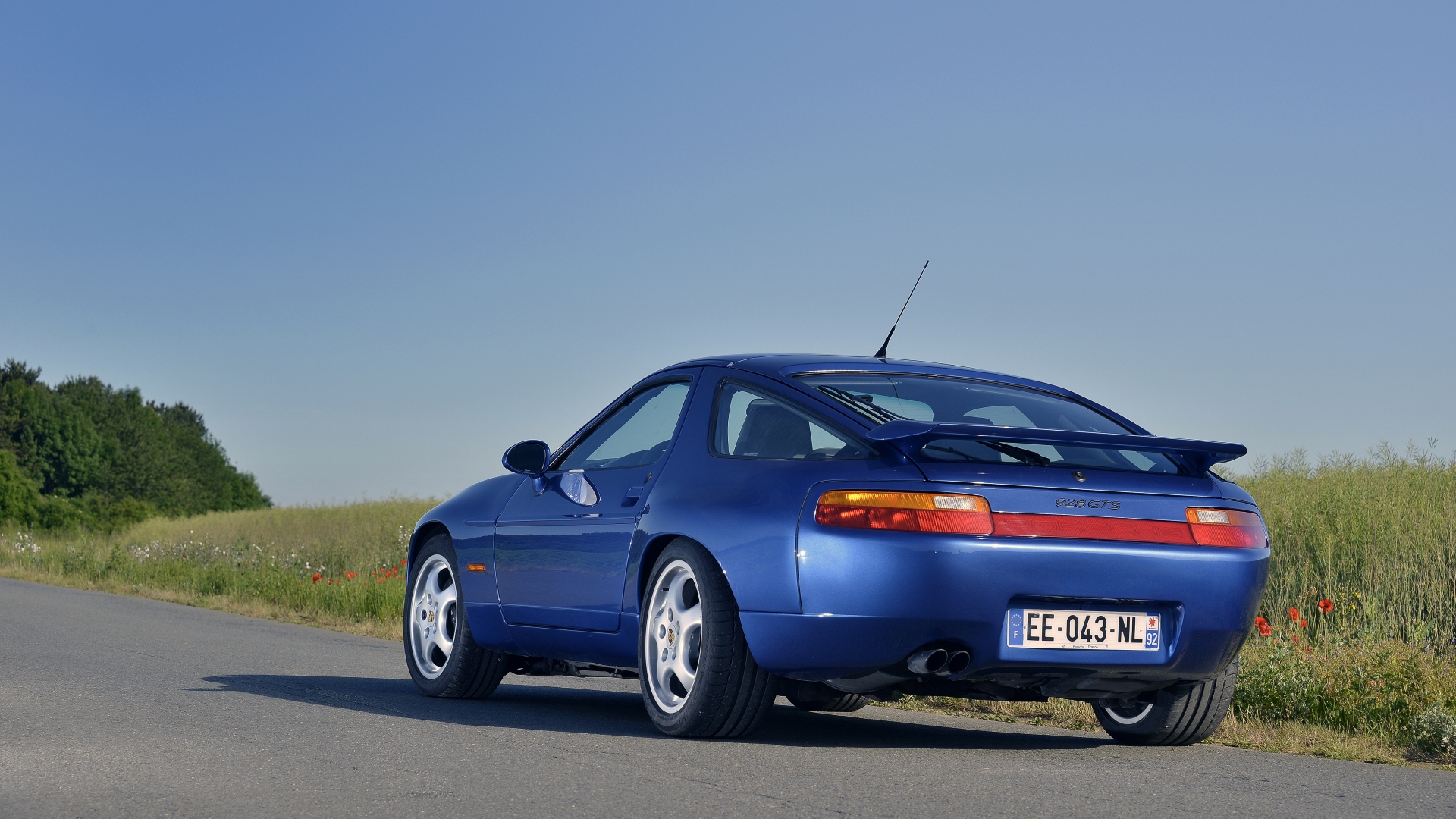 Porsche-928-9