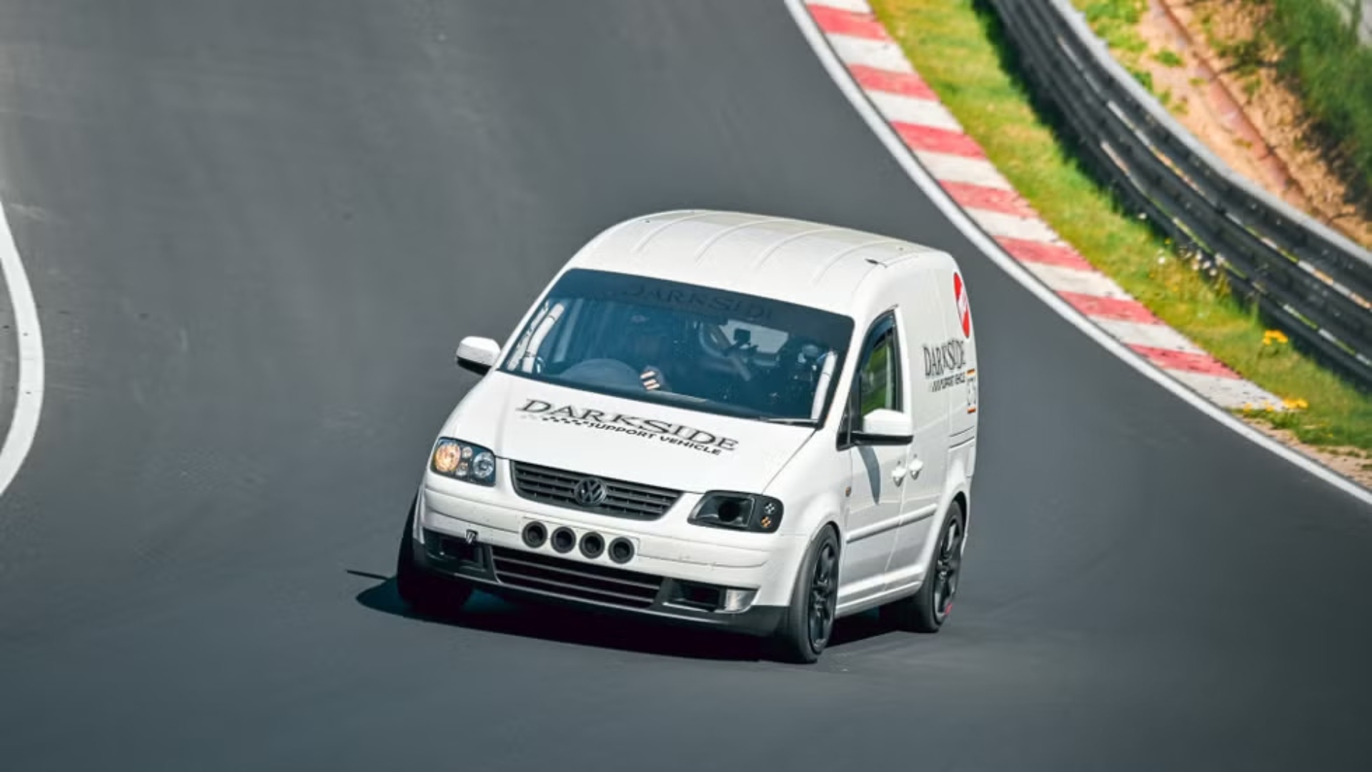 Se beccate questo Caddy al Nürburgring, levatevi!