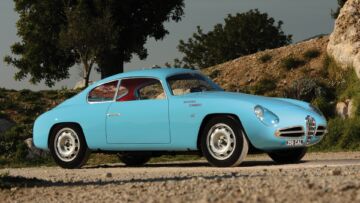 Più leggera di quasi 150 kg rispetto alla Giulietta Sprint da cui derivava, la SVZ fu allestita a partire dal 1956 dalla Zagato. Erano auto costruite “su misura”, in base alle richieste dei clienti sportivi Più leggera di quasi 150 kg rispetto alla Giulietta Sprint da cui derivava, la SVZ fu allestita a partire dal 1956 dalla Zagato. Erano auto costruite “su misura”, in base alle richieste dei clienti sportivi