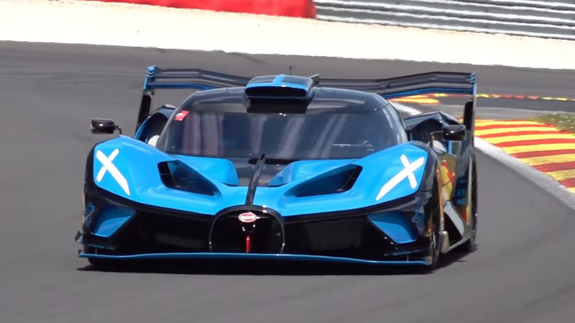 Bugatti Bolide: il giro di pista a Spa fa paura! Bugatti Bolide: il giro di pista a Spa fa paura!
