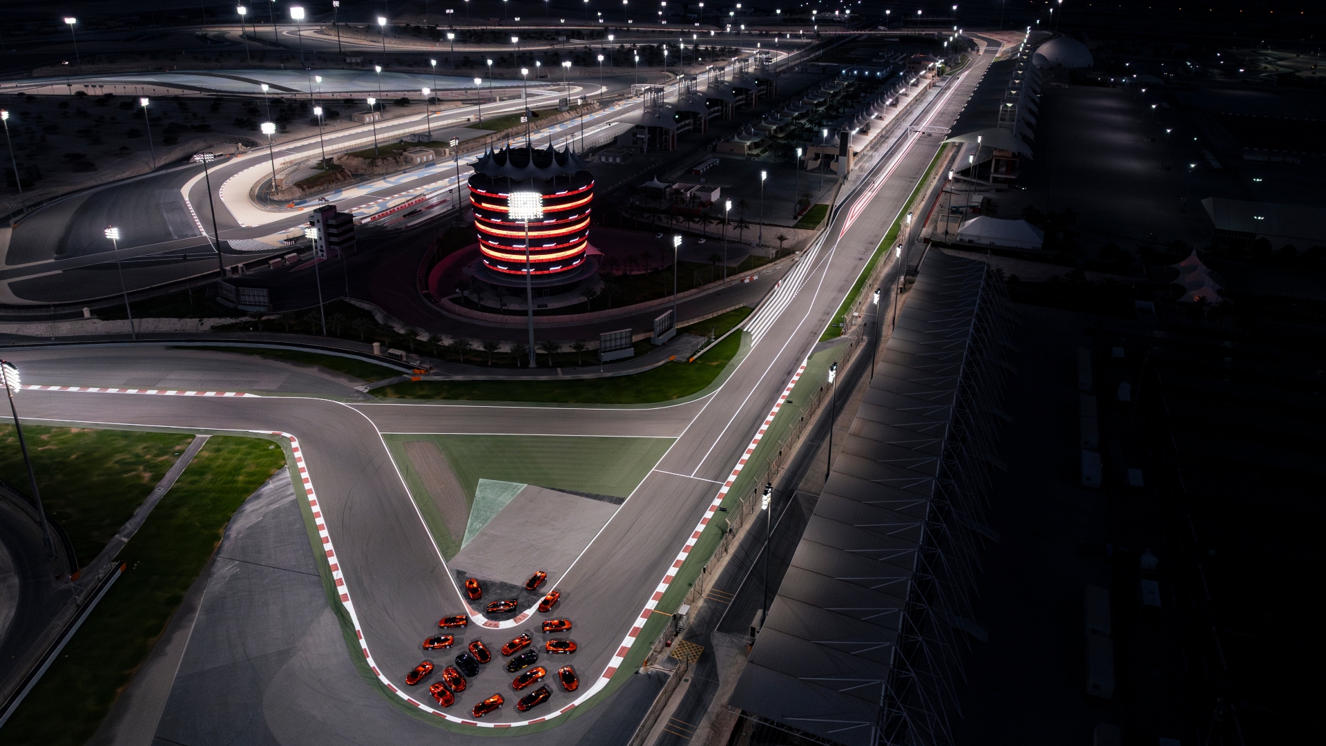 collezione-mclaren-Manosur-Ojjeh-THJ-Bahrain-Drone-Images_-9 collezione-mclaren-Manosur-Ojjeh-THJ-Bahrain-Drone-Images_-9