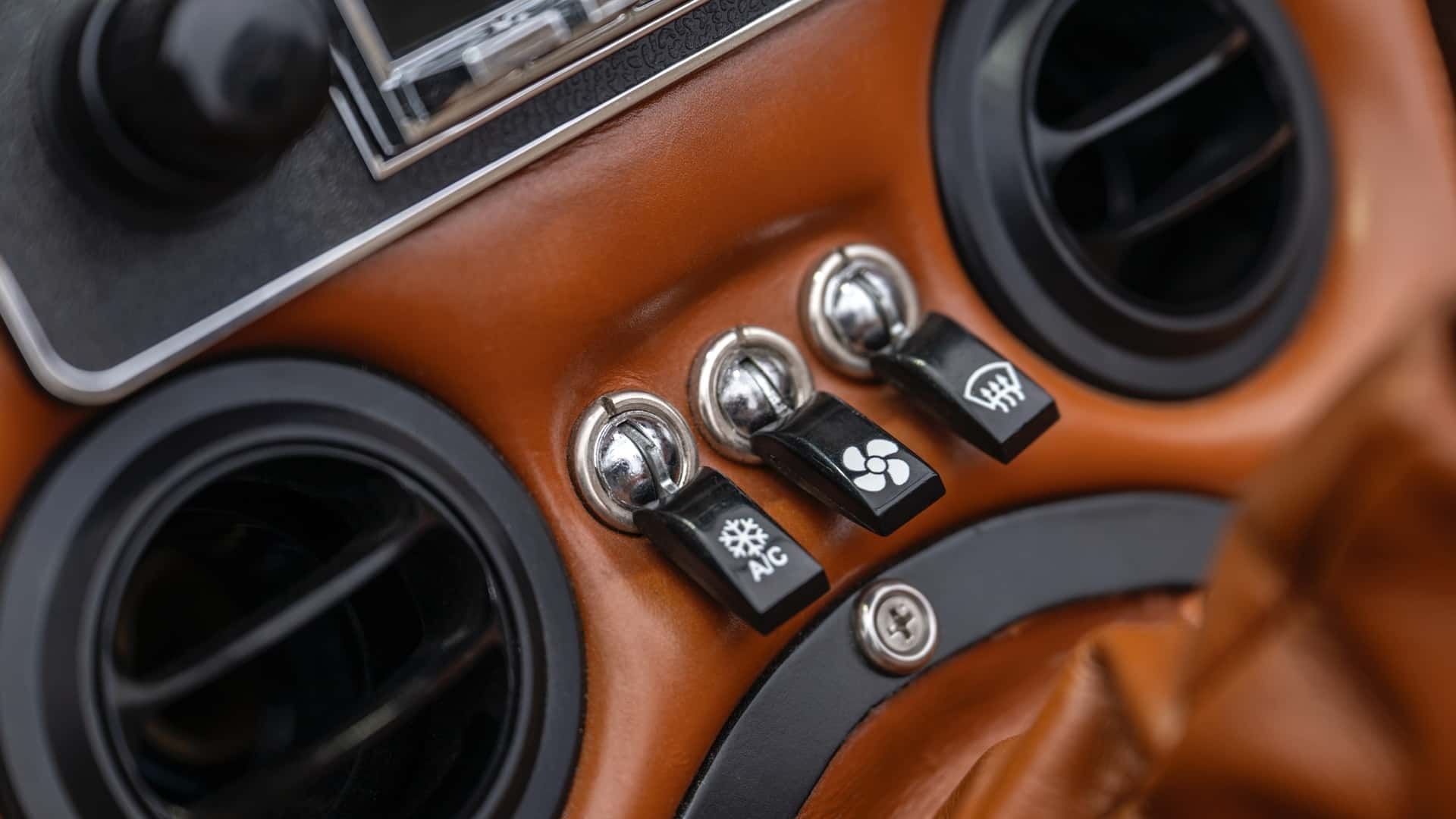 jaguar-e-type-gto-the-bridgewater-commission-by-ecd-automotive-design (9) jaguar-e-type-gto-the-bridgewater-commission-by-ecd-automotive-design (9)