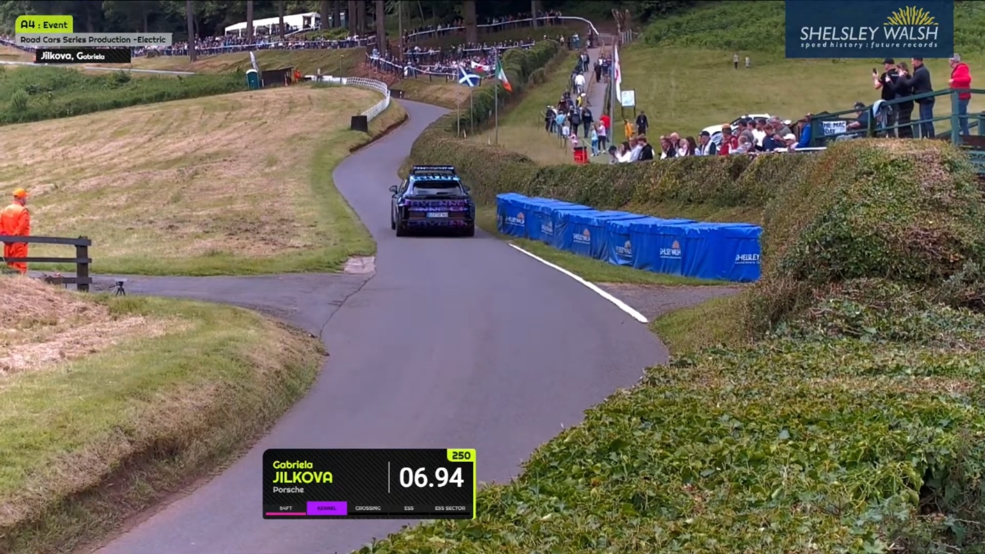 porsche-cayenne-ev-2026-hillclimb-5