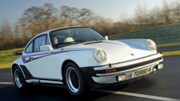 porsche_911_turbo_3.3_coupe_uk-spec_2