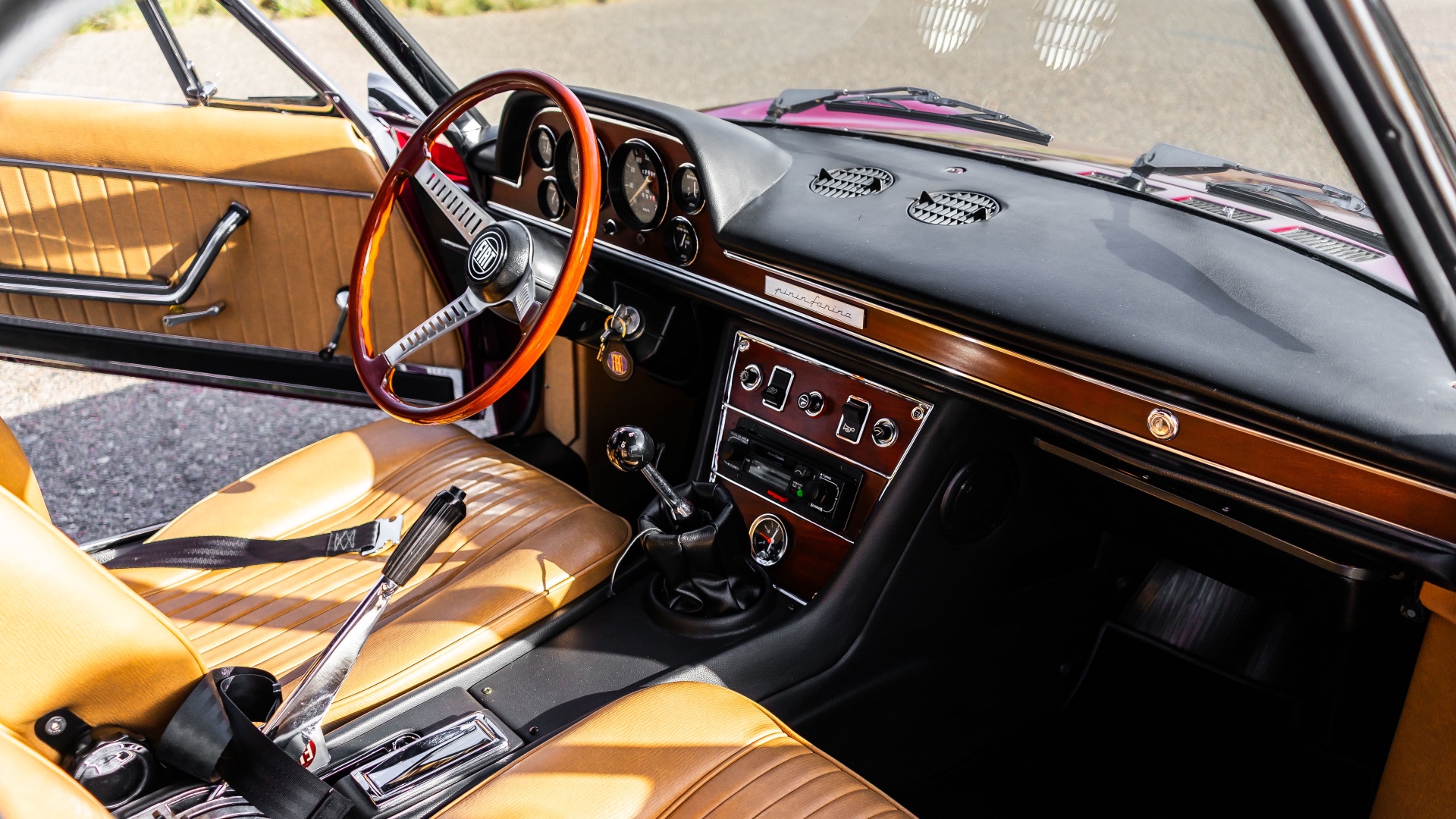 1971-Fiat-Dino-2400-Spider-by-Pininfarina_1356044 1971-Fiat-Dino-2400-Spider-by-Pininfarina_1356044