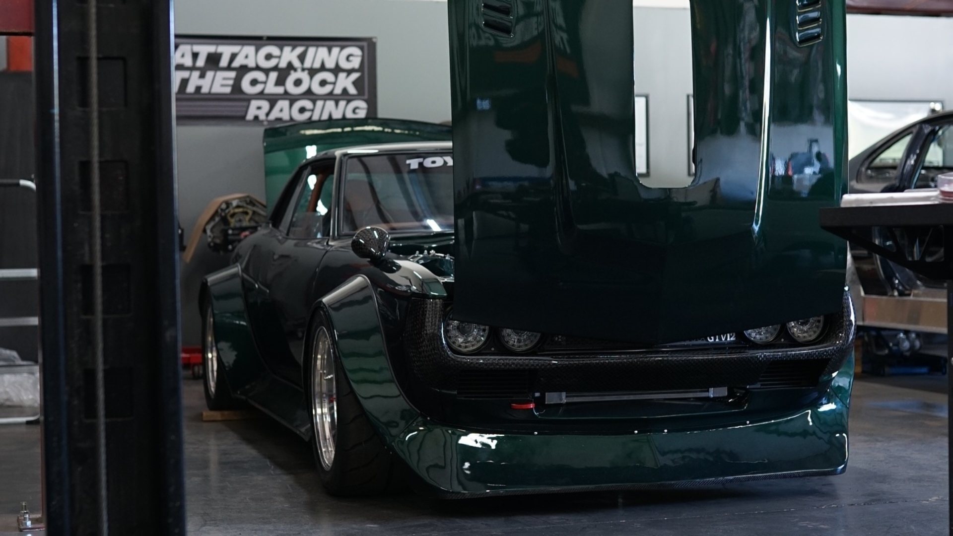 Attacking-the-Clock-Racing-Toyota-Celica-V12-restomod-6