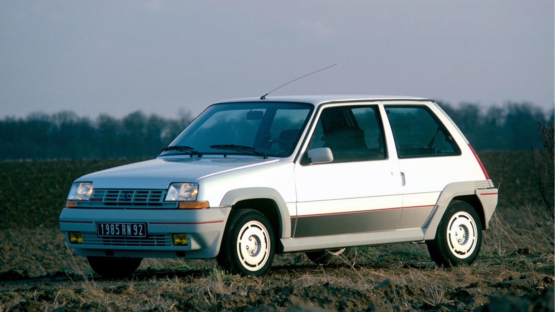 Renault-5-GT-Turbo-7