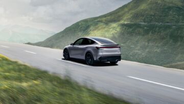 Tesla Model Y: arriva la Performance da 460 CV Tesla Model Y: arriva la Performance da 460 CV
