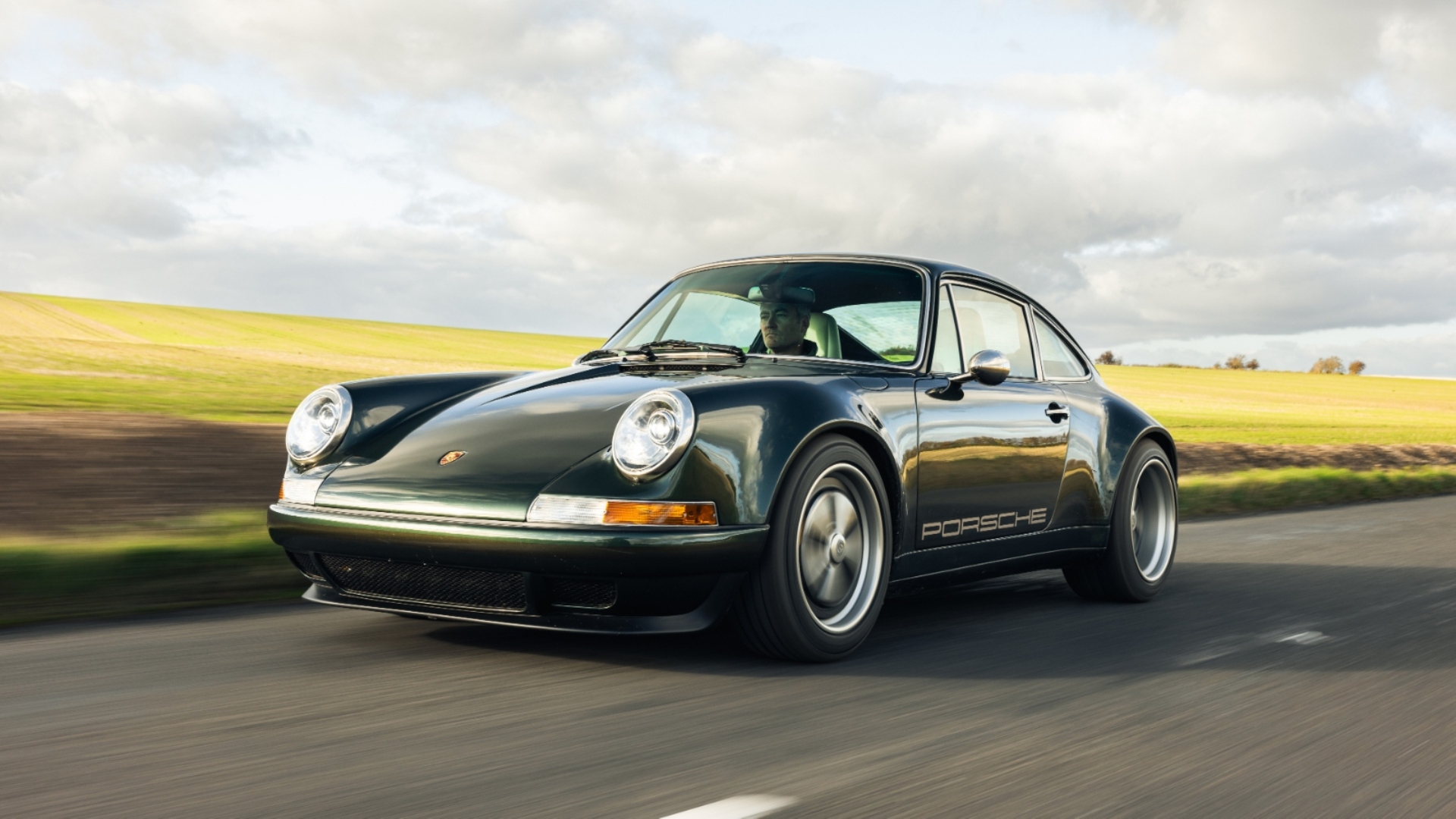 theon-design-porsche-911-restomod-1 theon-design-porsche-911-restomod-1