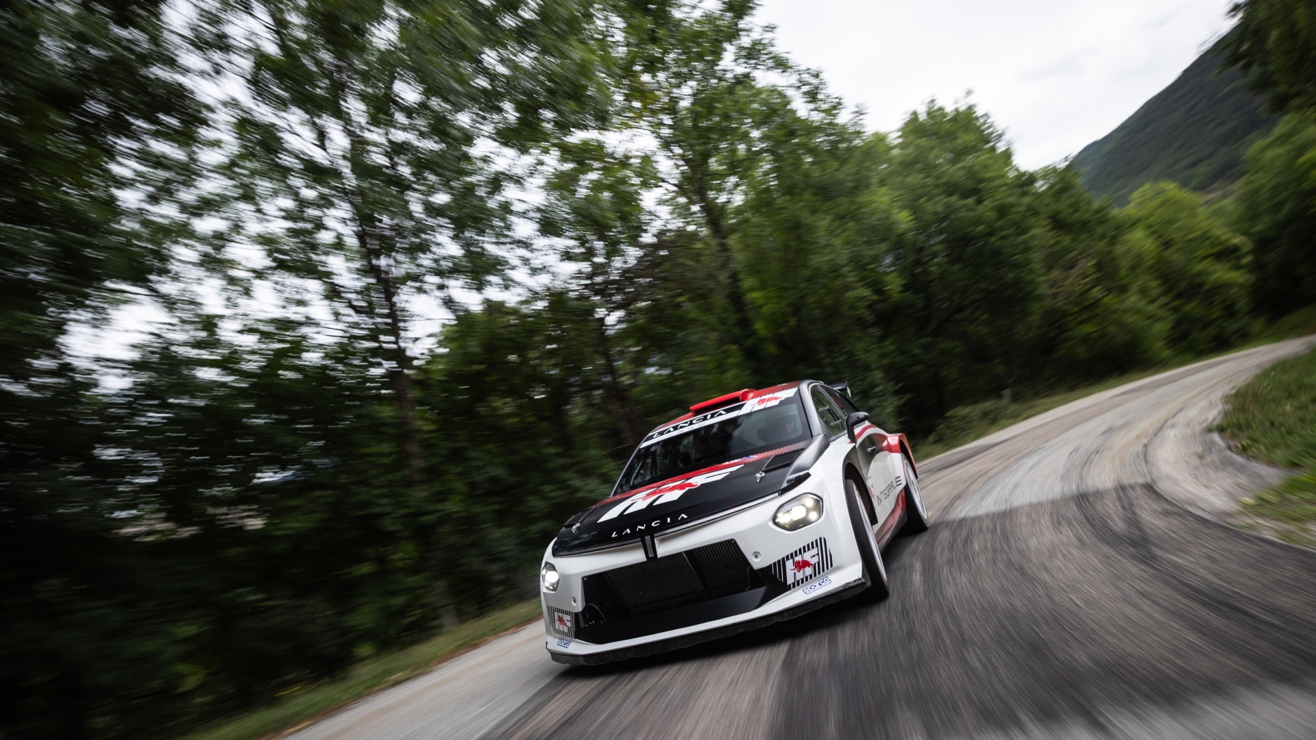 NuovaLanciaYpsilonRally2HFIntegrale-6 NuovaLanciaYpsilonRally2HFIntegrale-6