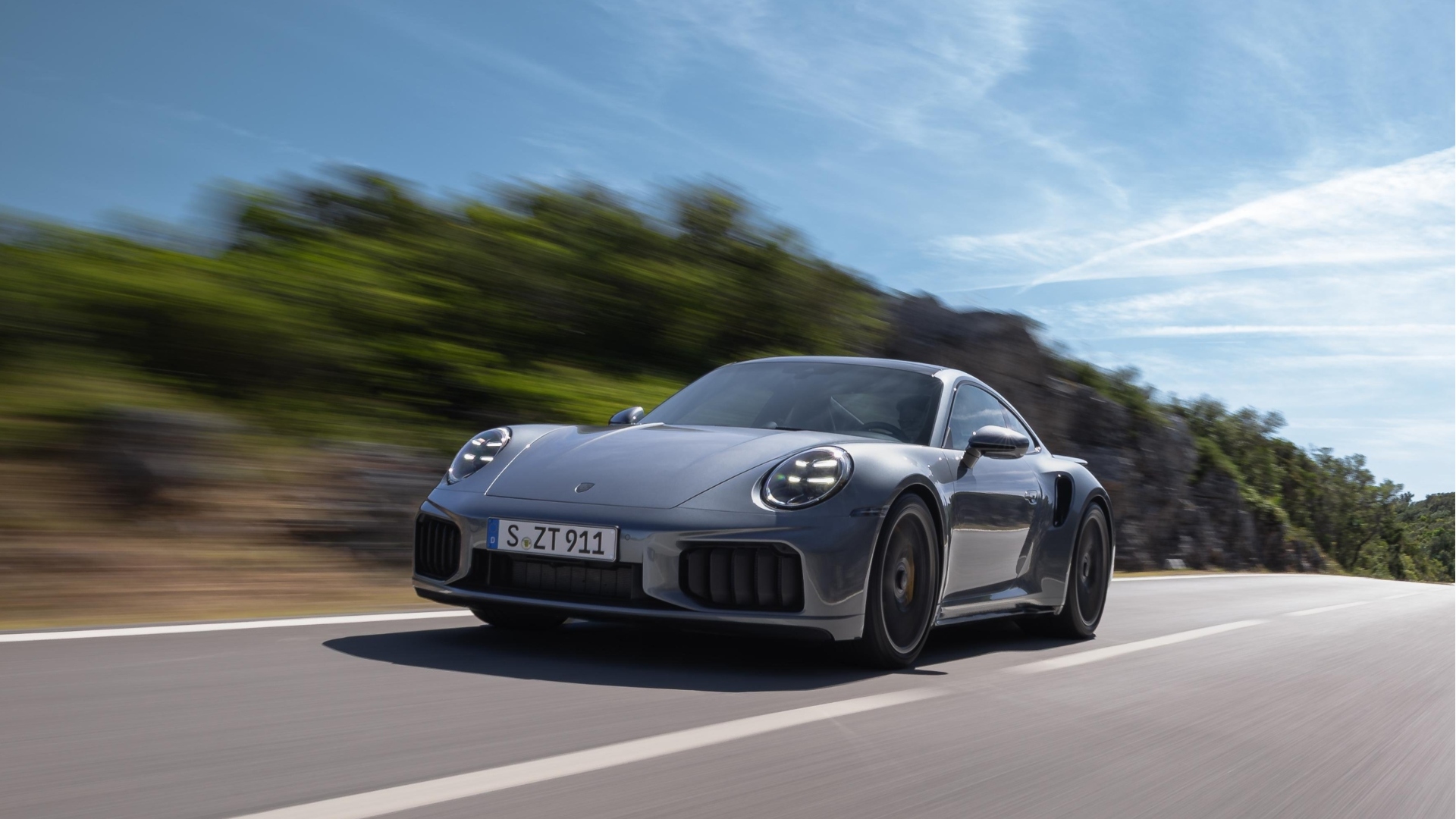 Con la 911 Turbo S la Porsche raddoppia
