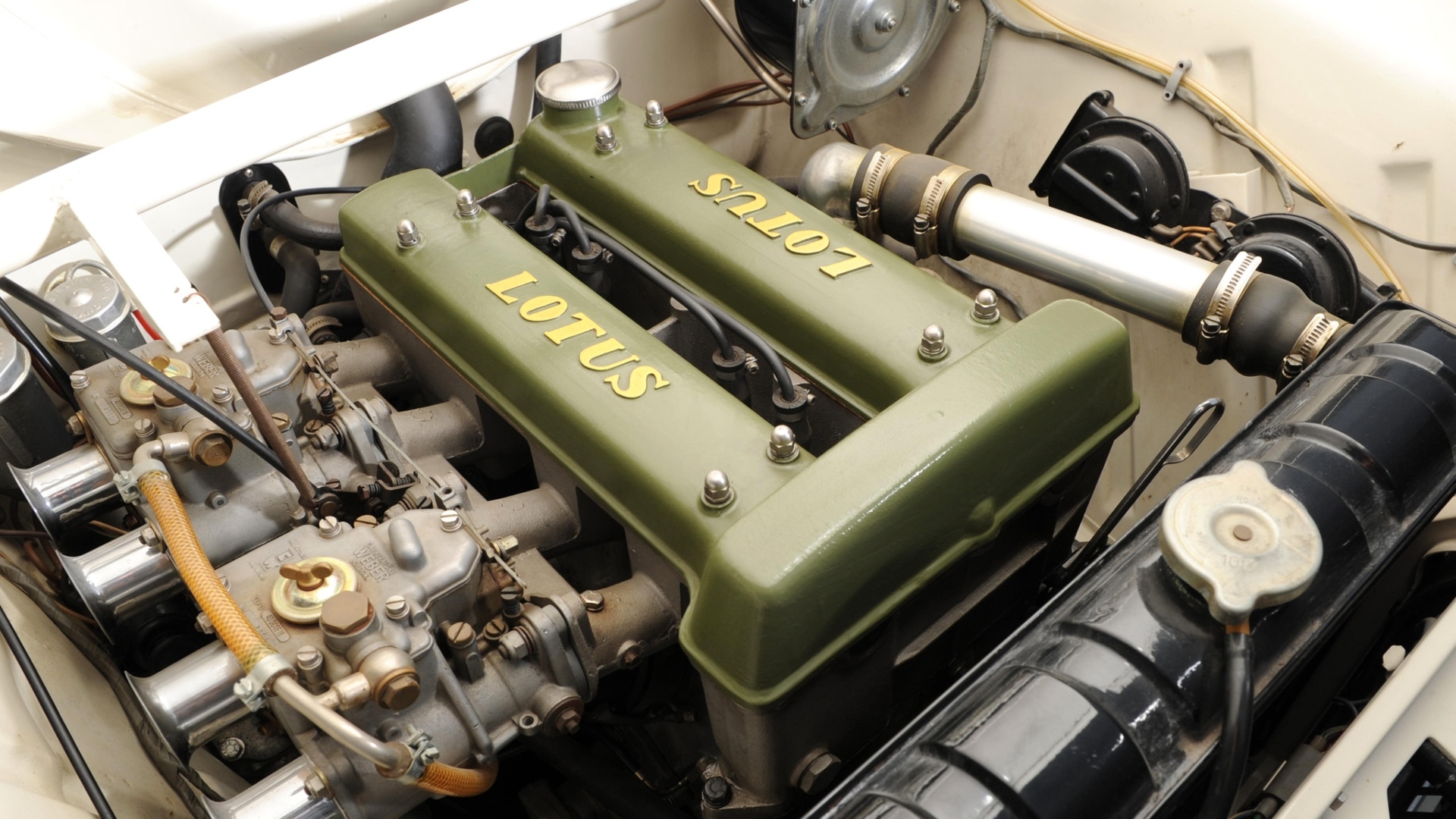 ford-cortina-lotus-8