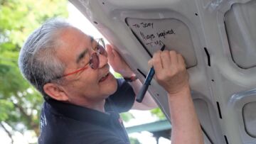 Addio a Tom Matano, il “papà” della Mazda MX-5 Addio a Tom Matano, il “papà” della Mazda MX-5