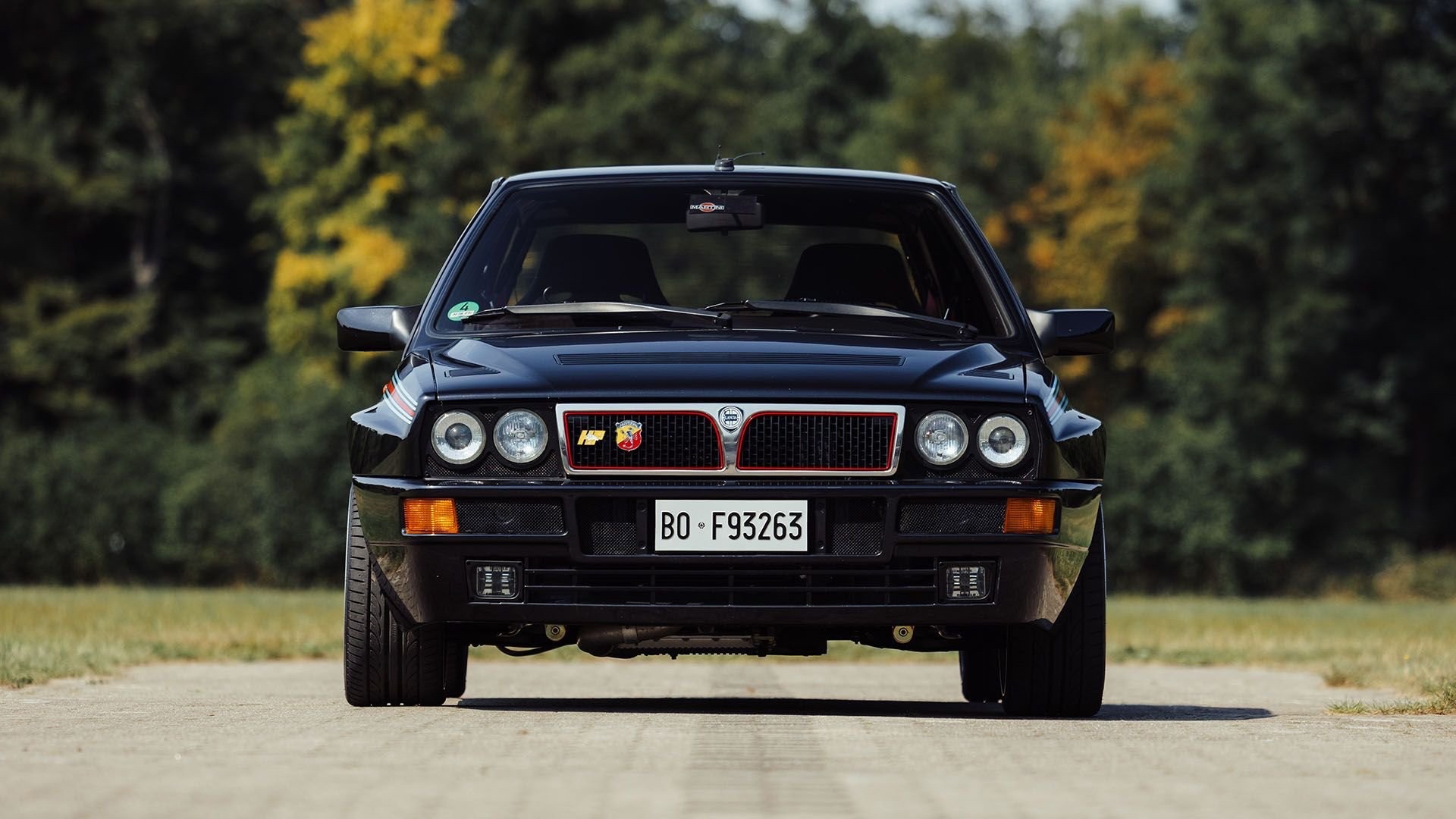 1992-lancia-delta-hf-integrale-16v-evoluzione-martini-speciale-12 1992-lancia-delta-hf-integrale-16v-evoluzione-martini-speciale-12
