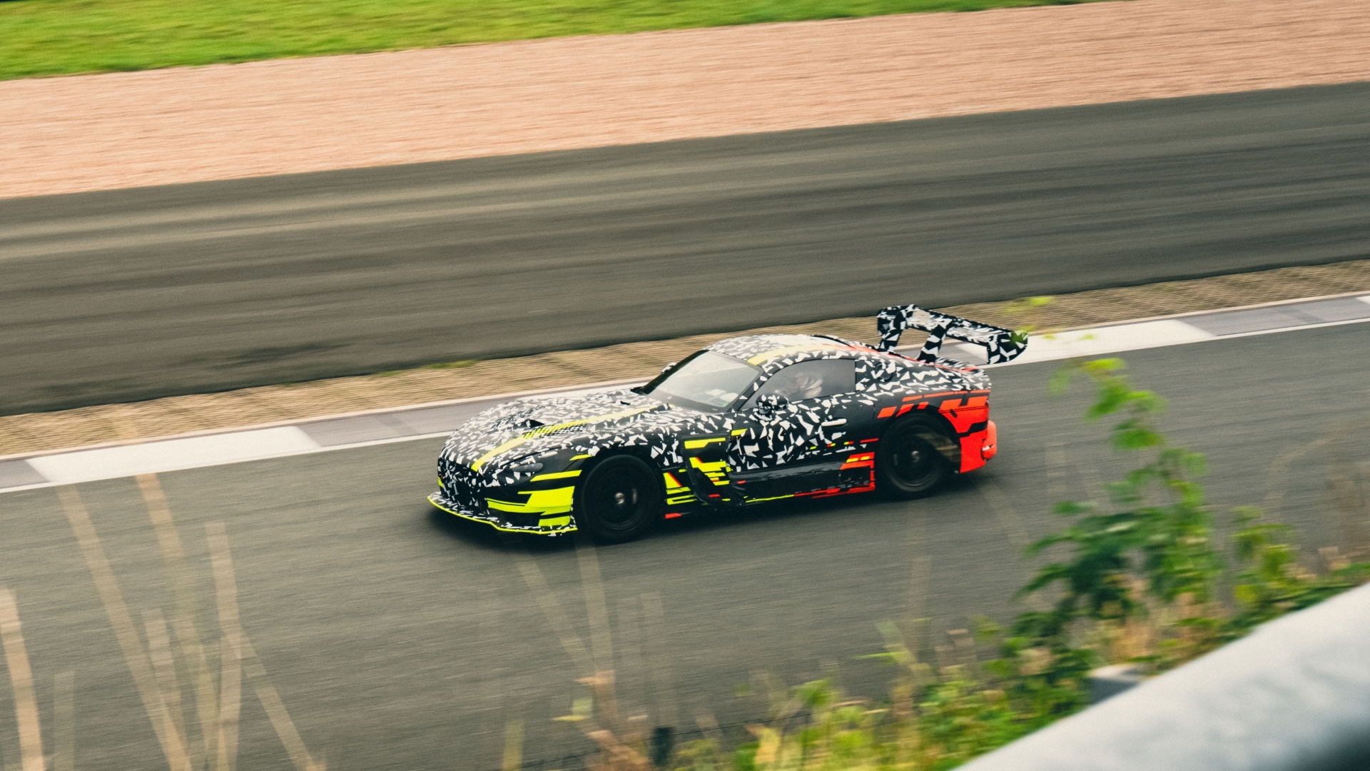 AMG-GT-Track-Sport-prototipo-test-pista-sviluppo-2025- 3 AMG-GT-Track-Sport-prototipo-test-pista-sviluppo-2025- 3